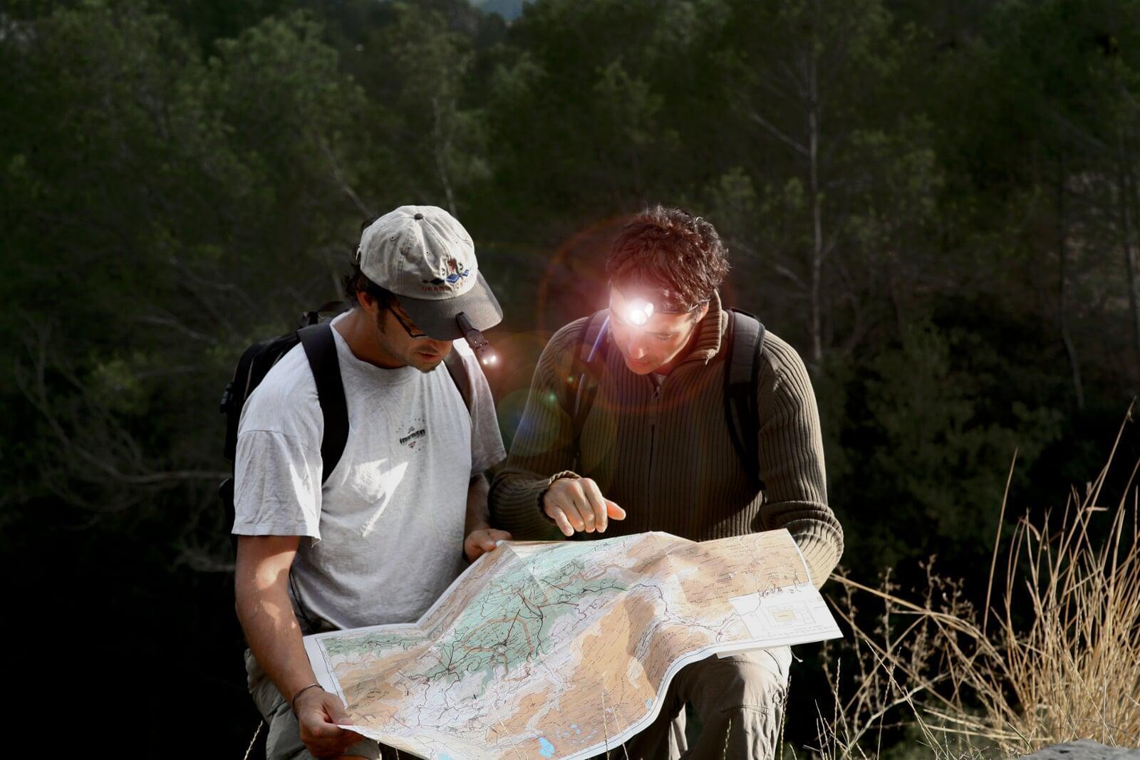 THE PELI BEGINNER'S GUIDE TO HIKING